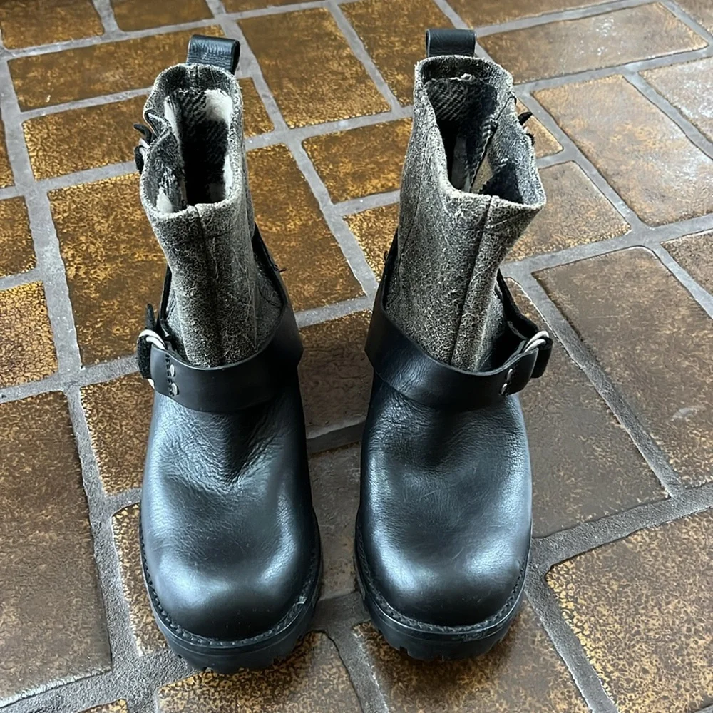 Woolrich Baltimore Distressed Harness Motorcycle Boots